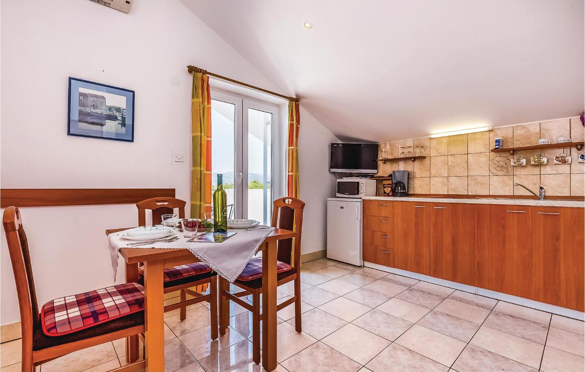 Lovely Apartment In Krk With Wifi Brzac Екстер'єр фото