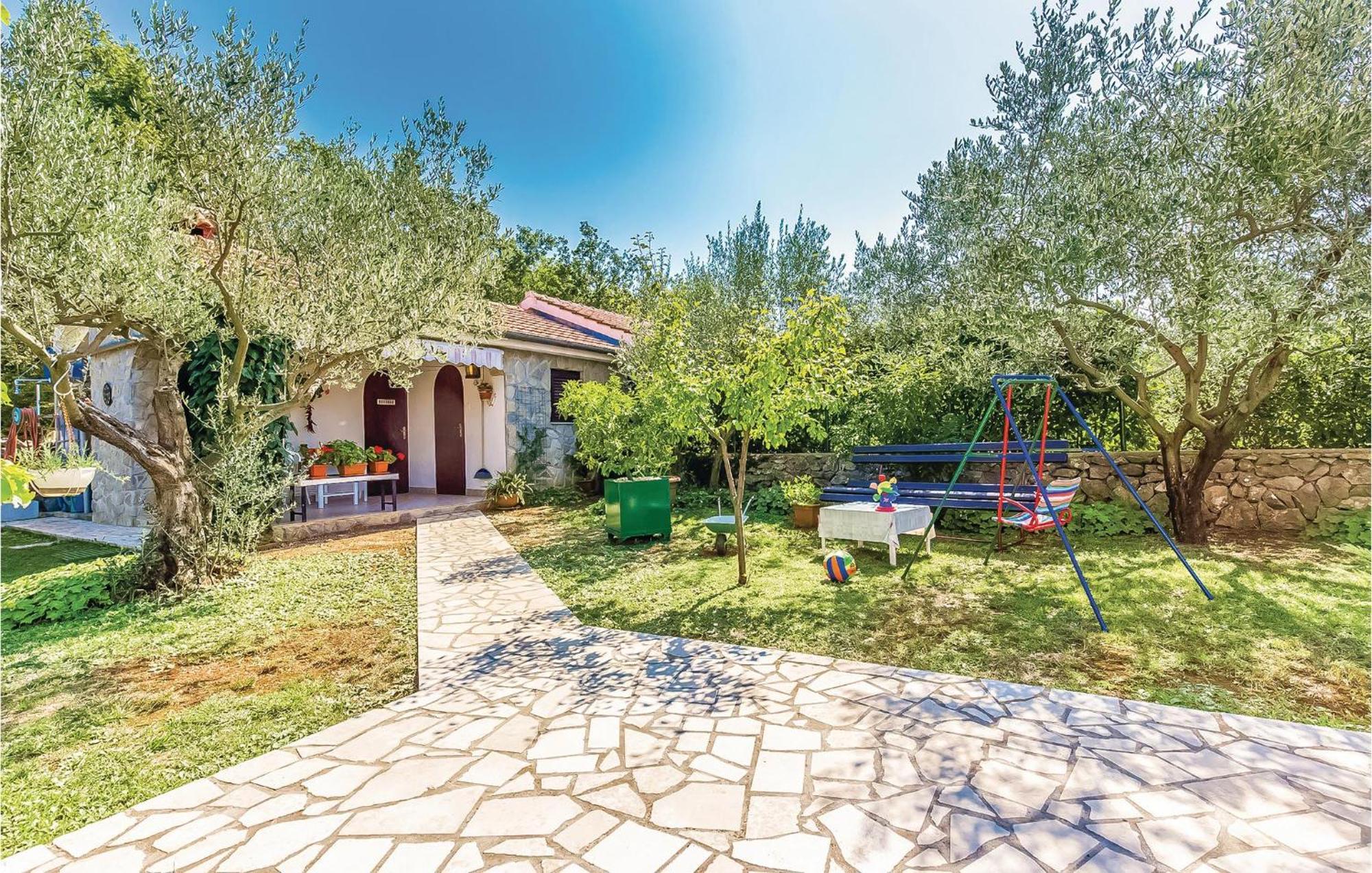Lovely Apartment In Krk With Wifi Brzac Екстер'єр фото